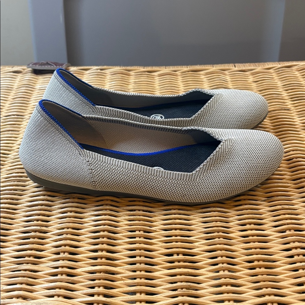 Rothy’s Size 7 OG Gray Round Toe EUC - Picture 2 of 6